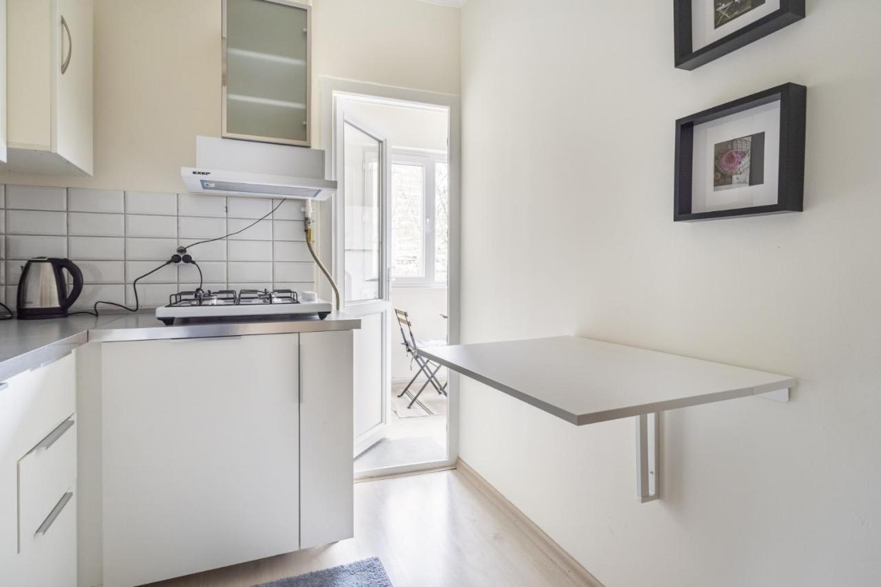 Modern Flat With Balcony On Bagdat Street Apartment Istanbul Exterior photo
